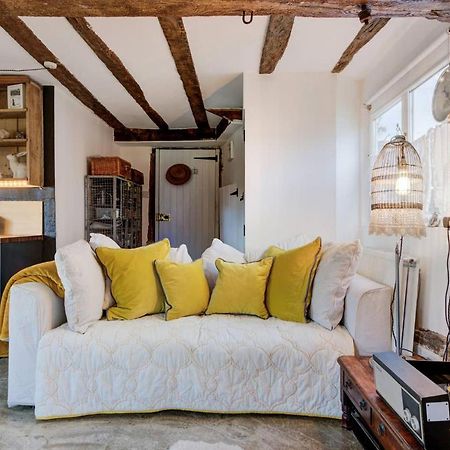 The Dairy, One Bedroom Cottage In A 15Th Century Farmhouse Parham Luaran gambar