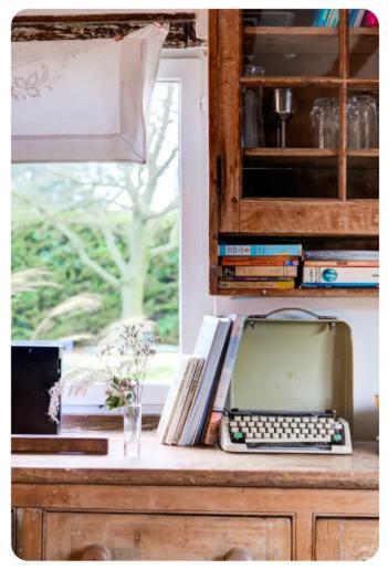 The Dairy, One Bedroom Cottage In A 15Th Century Farmhouse Parham Luaran gambar