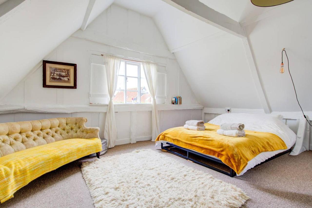 The Dairy, One Bedroom Cottage In A 15Th Century Farmhouse Parham Luaran gambar
