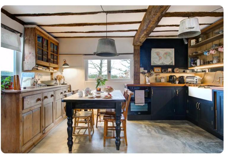 The Dairy, One Bedroom Cottage In A 15Th Century Farmhouse Parham Luaran gambar